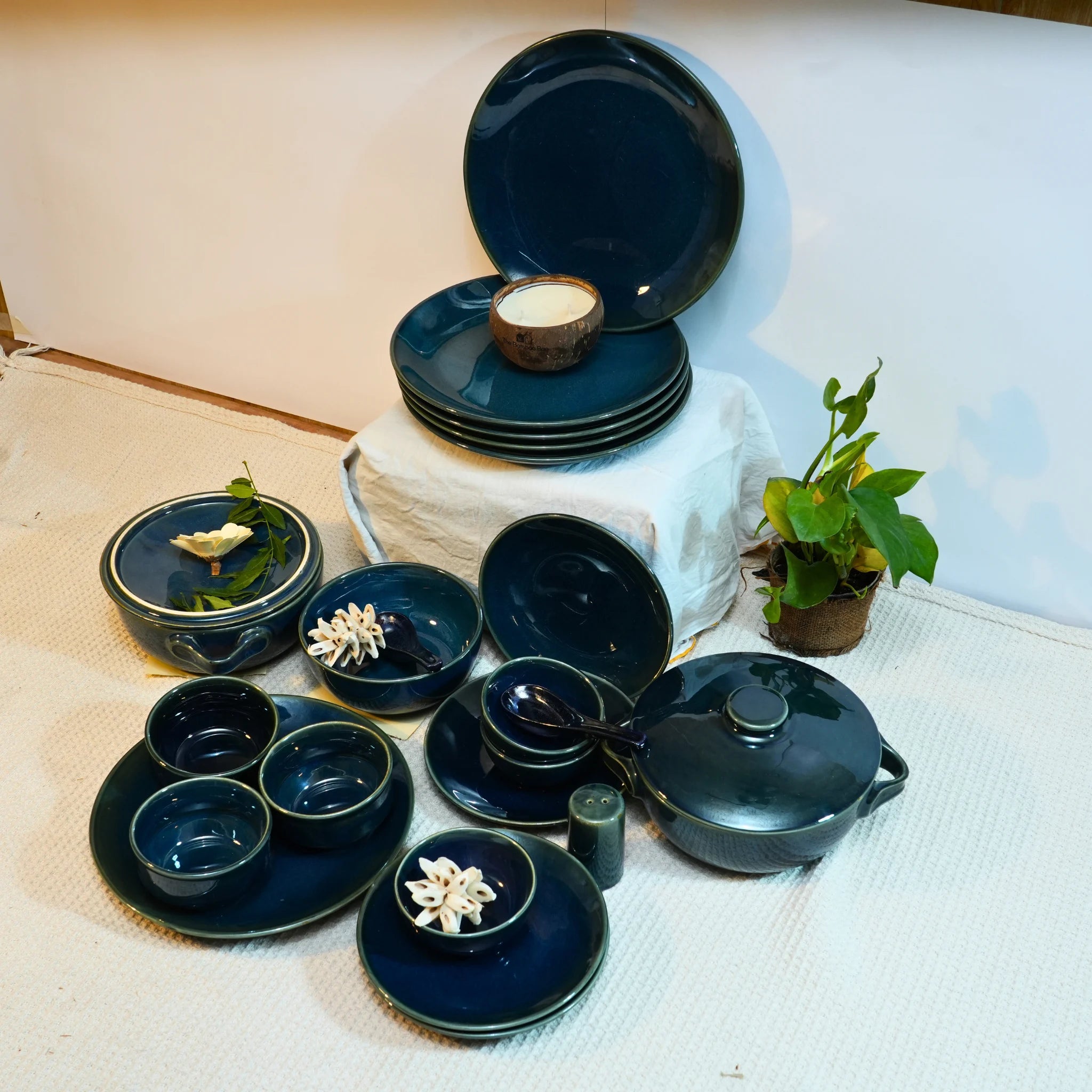 Midnight Blue set dinner