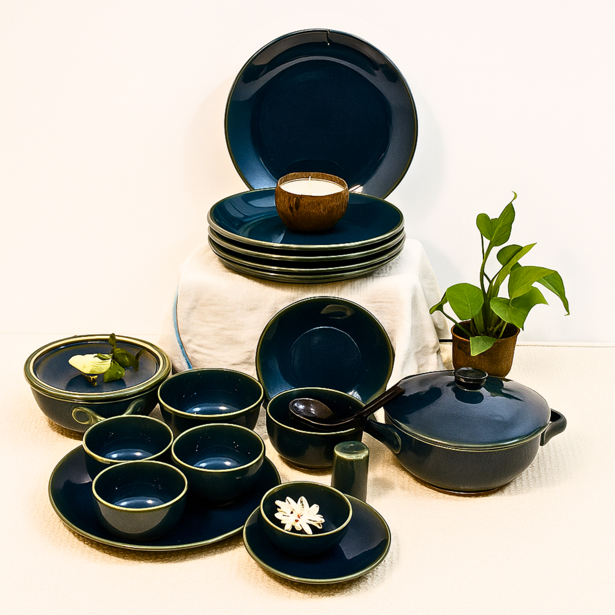 Midnight Blue set dinner